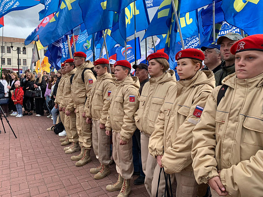 Власти: 5 тысяч ивановцев собрались на площади Победы  в поддержку Владимира Путина
